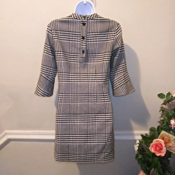 H&M Retro Style Black & White Houndstooth Sequinned Swan Brooch Sheath Dress - Picture 7 of 12